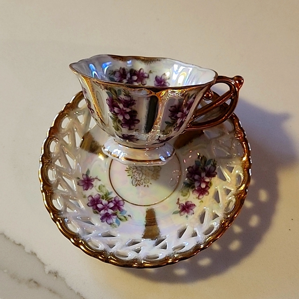 Vintage tea cup & saucer. Royal selah China